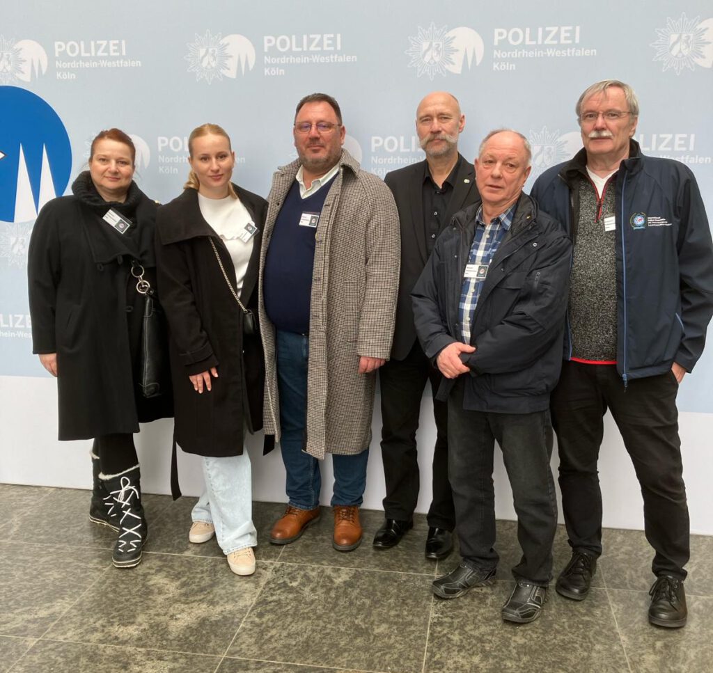 Serbische IPA Freunde der IPA Leverkusen besuchen das Polizeipräsidium Köln.